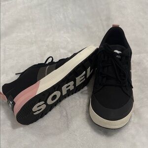 Sorel Black, pink and white Women's Out N About III Low Canvas Sneakers, 10 1/2